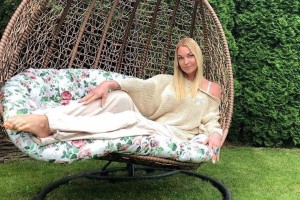 Бывший водитель Анастасии Волочковой обвинил ее в оказании эскорт-услуг