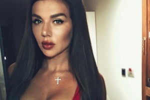 И ЭТО МАТЬ ТРОИХ ДЕТЕЙ? ОТКРОВЕННЫЕ ФОТО АННЫ СЕДОКОВОЙ ШОКИРОВАЛИ ПОКЛОННИКОВ