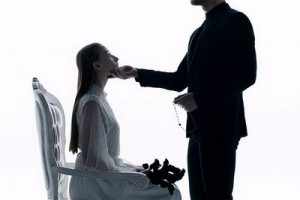 Клип дня: Сергей Лазарев примерил образ влюбленного священника 