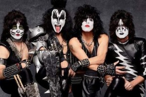 Легендарная рок-группа KISS отправится на последние гастроли