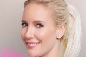 Елена Летучая дебютировала в театре