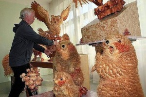 Удивительные скульптуры из стружки Сергея Бобкова