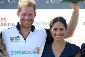 В самолет принца Гарри и Меган Маркл ударила молния