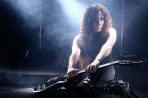Экс-MEGADETH Гитарист MARTY FRIEDMAN: «Я пытаюсь убедить людей не пропустить певца, когда они видят меня,