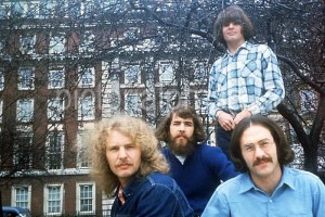 16 октября 1972 года официально распалась американская рок-группа Creedence Clearwater Revival.