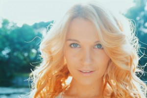 Актриса Евгения Малахова гордится своими губами и грудью