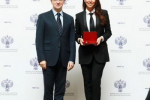 Алсу и Инна Маликова получили звание заслуженных артисток России