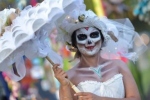 День мёртвых в Мексике 2018: ежегодный фестиваль посвятили проблемам миграции