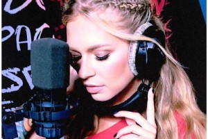 Рита Дакота улетела работать на Бали