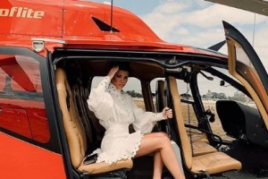 София Ричи начала брать уроки управления вертолетом