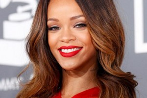 Рианна запускает новый бренд одежды совместно с LVMH