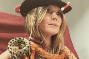 Хайди Клум устроила фотосессию с живыми змеями