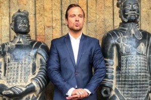 Алексей Чадов с сыном: чем парни занимались в снежном лесу