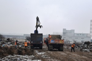 Со свалки в микрорайоне Бабаевского вывезли 55 кубометров мусора