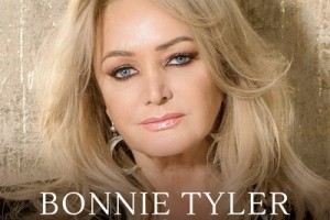 Бонни Тайлер спела с Родом Стюартом и Клиффом Ричардом для «Between the Earth and the Stars» 