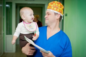 Лучшие врачи России бесплатно помогут устранить расщелины на губах детей