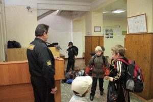 В российских школах усилят охрану
