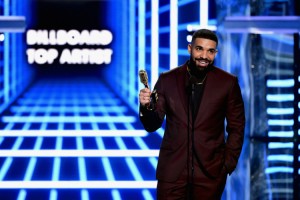 Триумф Дрейка и Карди Би: как прошла ежегодная музыкальная премия Billboard Music Awards-2019 в Лас-Вегасе