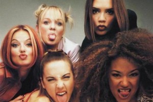 Автобус из фильма Spice Girls можно взять в аренду: культовый транспорт внутри