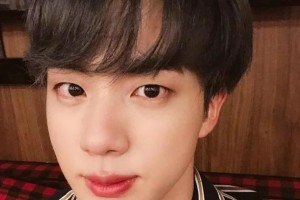 Молодой исполнитель из группы BTS заслужил честь стать членом Клуба почестей ЮНИСЕФ