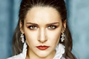 Глафира Тарханова - сама нежность: актриса напомнила фанатам панночку из "Вия"