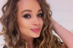 Яна Соломко представила клип на песню Bora Bora