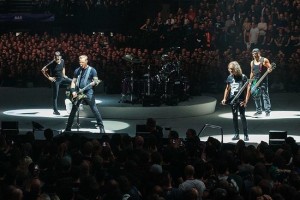 Музыканты Metallica в "Лужниках" исполнили песню "Группа крови"