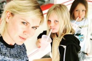 Мария Машкова хотела прогулять работу ради концерта кумира дочери
