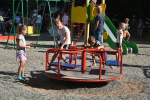 В Астрахани появятся 22 новые детские площадки