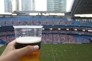 Минфин поддержал законопроект о продаже пива на стадионах