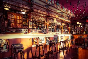 В Госдуме предложили запретить маленькие бары в жилых домах
