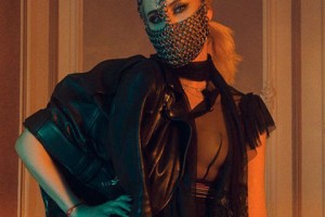 Фанаты певицы TO-MA обвинили Сергея Лазарева в плагиате ее Instagram-маски