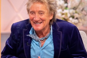 Род Стюарт выпустит альбом с филармоническим оркестром и Робби Уильямсом 