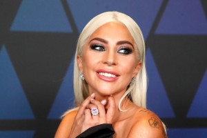 ЛЕДИ ГАГА СМЕНИЛА ИМИДЖ