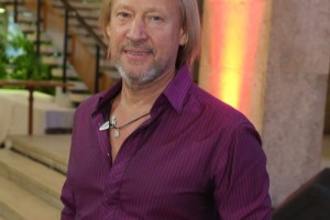 Дмитрий Харатьян отметит юбилей на «Дорогах любви»