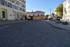 В Астрахани завершают ремонт одной из центральных улиц