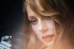 «Блестящая» Тина Кароль анонсировала выход очередного хита и восхитила поклонников новым фото