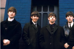 Автографы The Beatles продали на аукционе за $5400
