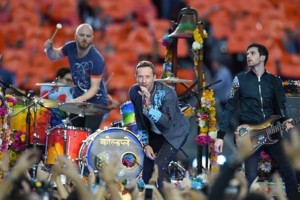 Британская группа Coldplay выпустила сразу два сингла из нового альбома