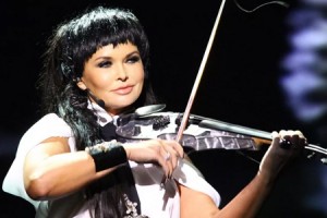  Скрипачка Ассия Ахат уезжает в ЗИМНИЙ ТУР В США