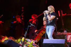 Олег Винник будет встречать Новый год на сцене