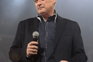 «Дискотека 80-х» отпраздновала совершеннолетие на круглой сцене под песни «Руки вверх» 
