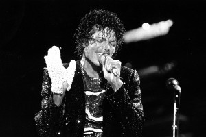 Джонни Депп поставит мюзикл про Майкла Джексона и его перчатку-кровопийцу
