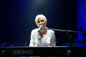 Диана Арбенина сыграла на рояле в песне «Секунду назад»