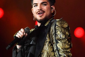 Адам Ламберт перепел один из главных хитов Шер 