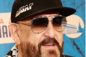 Михаил Шуфутинский готовит альбом ремейков и «шикарный концерт»