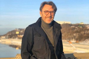 Шнуров посвятил стихотворение умершему Юрию Лужкову