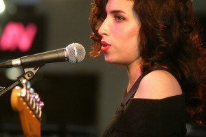 Вещи Эми Уайнхаус совершат мировой тур и будут проданы на аукционе