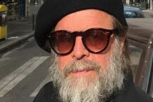 Борис Гребенщиков и штурмовик поздравили с новым годом Вавилон 
