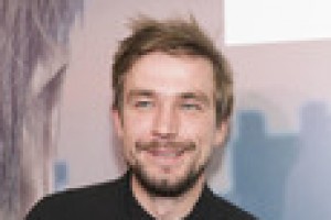 Девушка Саши Петрова снялась топлес в бассейне